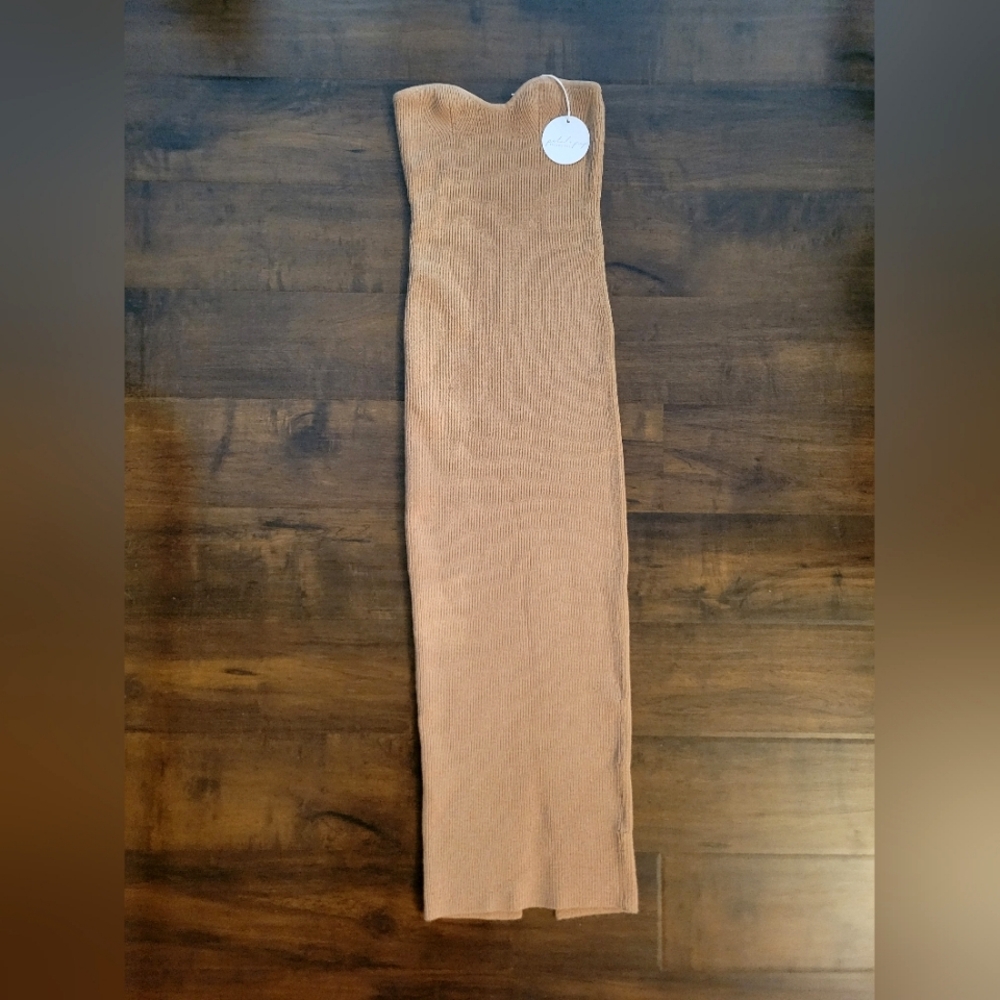NWT Petal & Pup Jenica Dress Ribbed Knit Mid Length Slim Fit Beige Size 8